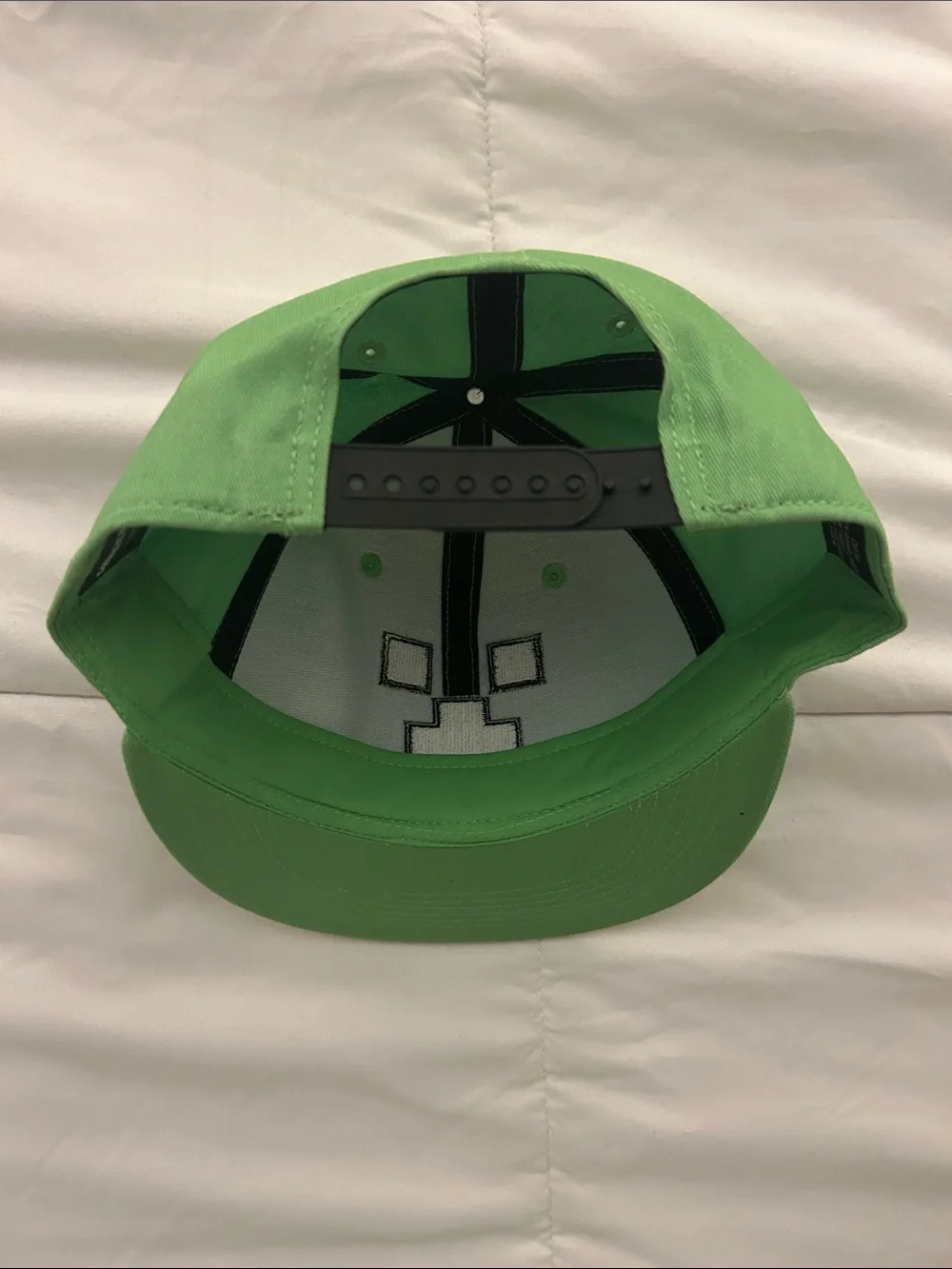 Bioworld Green Minecraft Creeper Snapback Hat with Black Face